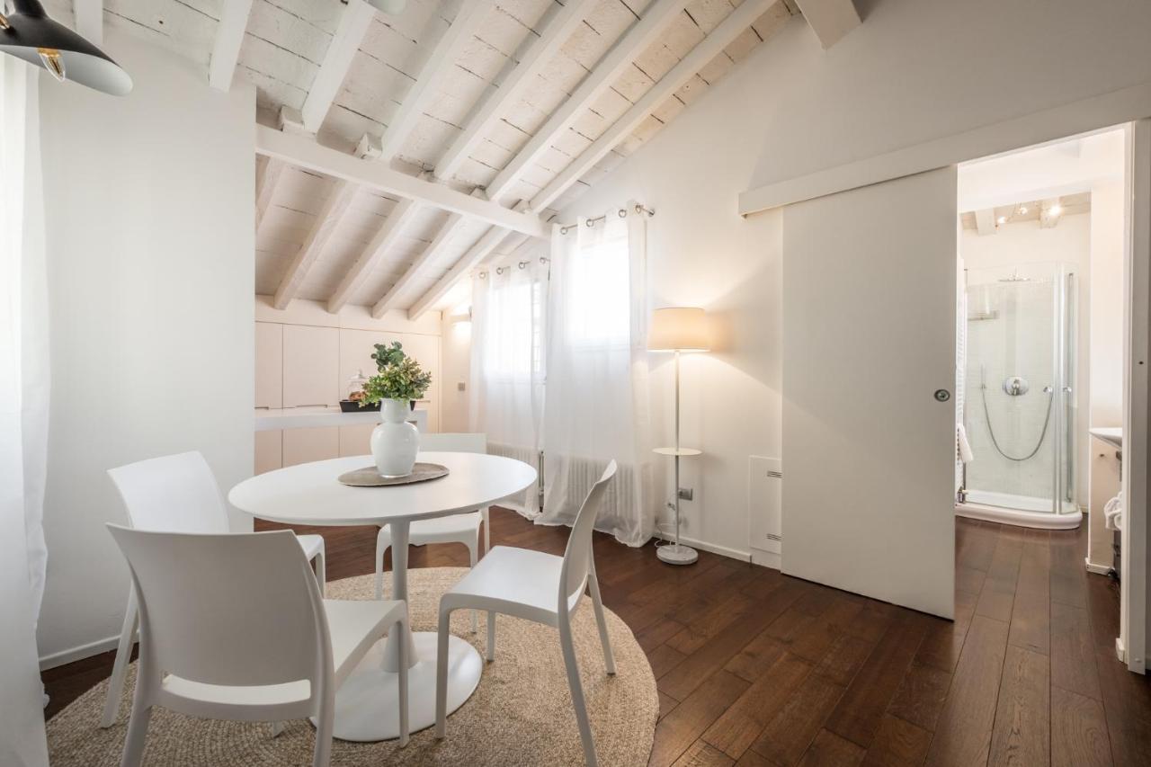 Emilia Suite Urban Modena Bagian luar foto